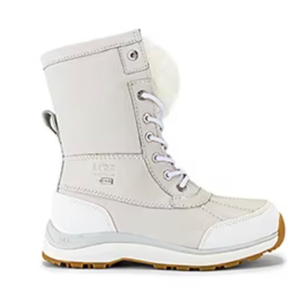 ❌UGG super rhtf size 8.5 in perfect condition No offers or reduced shipping - Picture 2 of 7